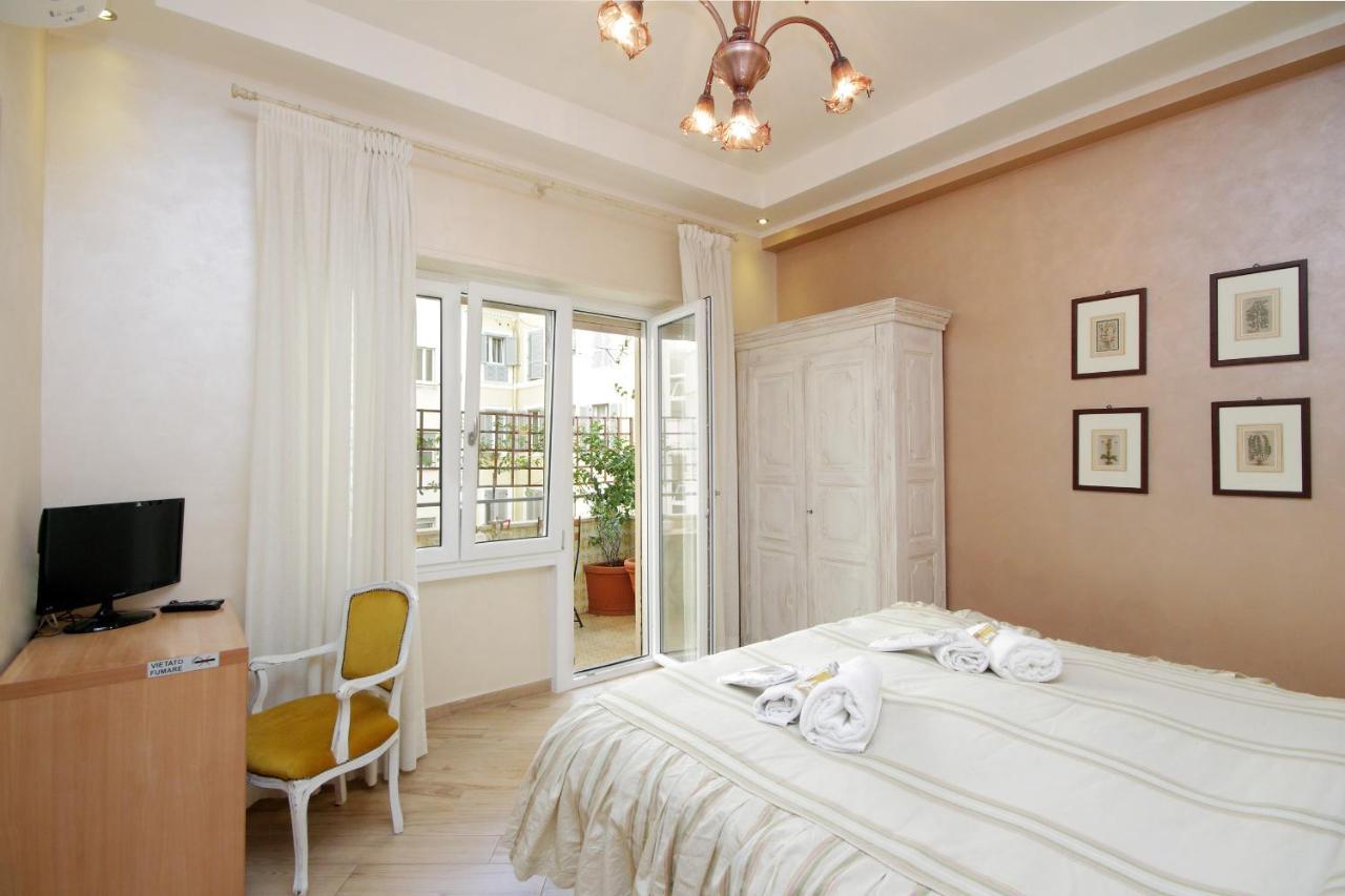 Deco's Place Teodora Rom